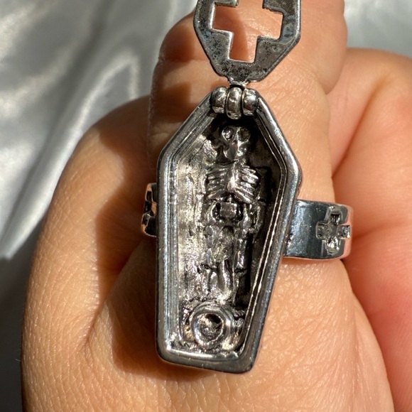 Halloween Vintage Silver Gothic Coffin Ring vampire skull - Picture 13 of 14